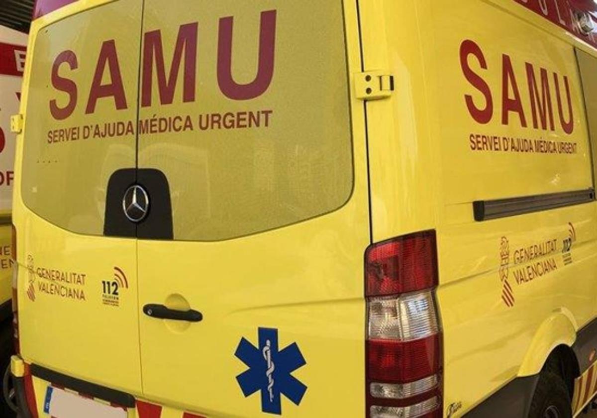 Excarcelan a un hombre de 72 años atrapado en el coche tras un aparatoso accidente de tráfico