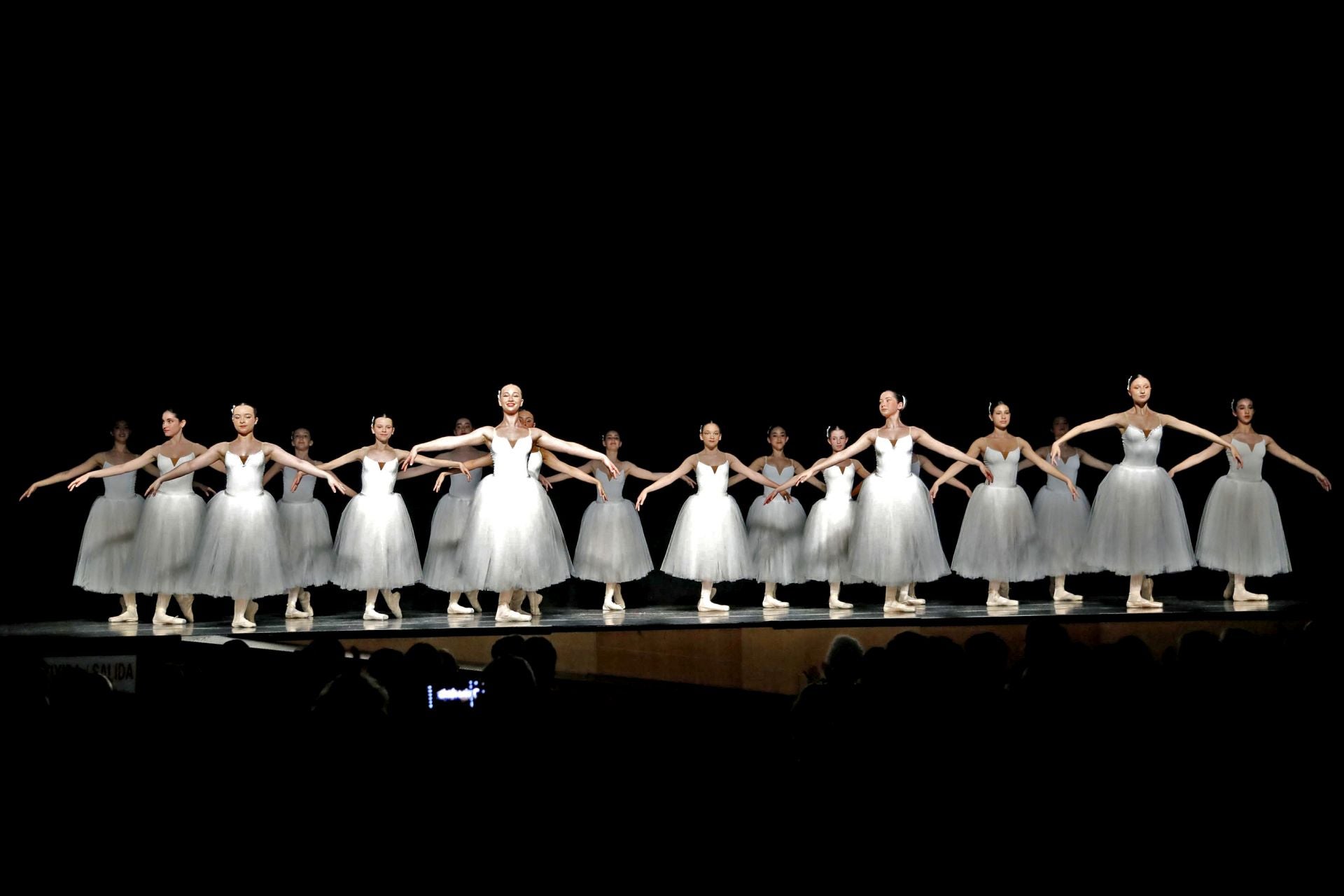 El Jove Ballet de la Marina inicia su gira en Dénia