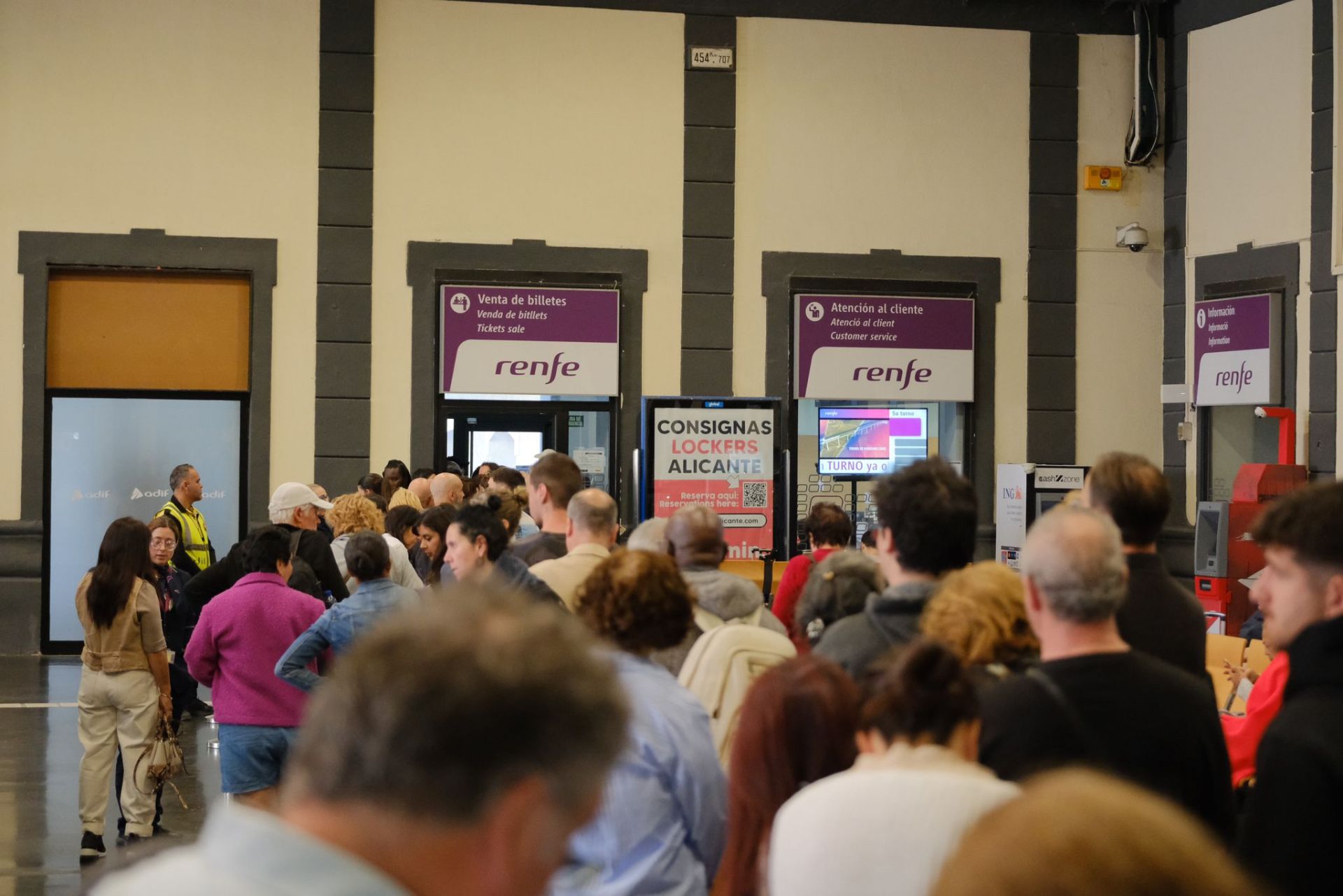 Imagen secundaria 2 - Renfe recupera las conexiones ferroviarias de Alicante