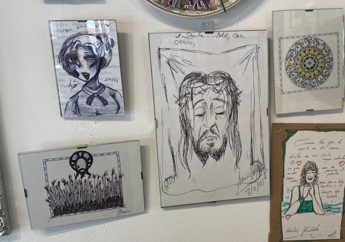 Imagen principal - Azulejos y dibujos en el Santa Bar.