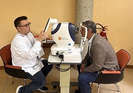 Una de las pruebas realizada por el personal de la Fundación Jorge Alió.