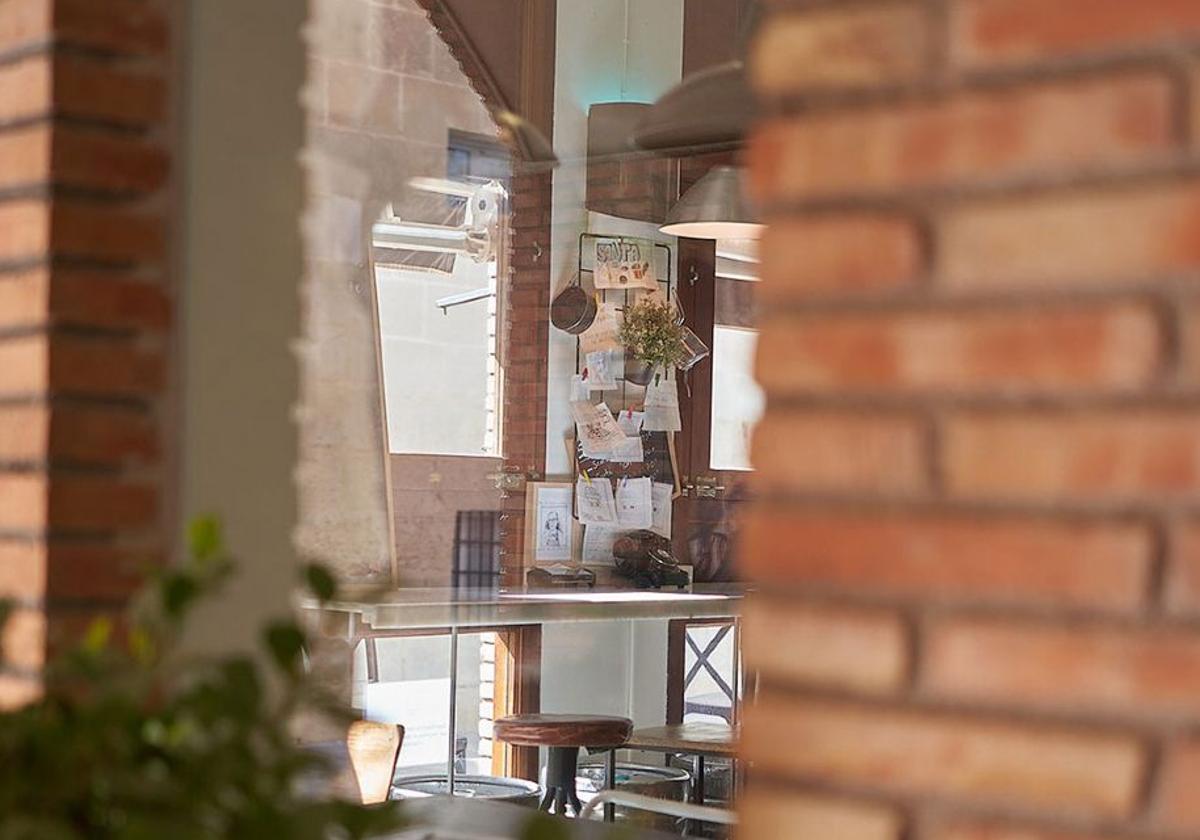 De cocinar la mejor croqueta de España a servir churros y almuerzos: la Santa Faz transforma la hostelería