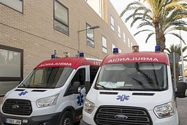 Imagen de archivo de una ambulancia en Alicante.