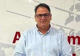 El alcalde de Dolores, Joaquín Hernández.