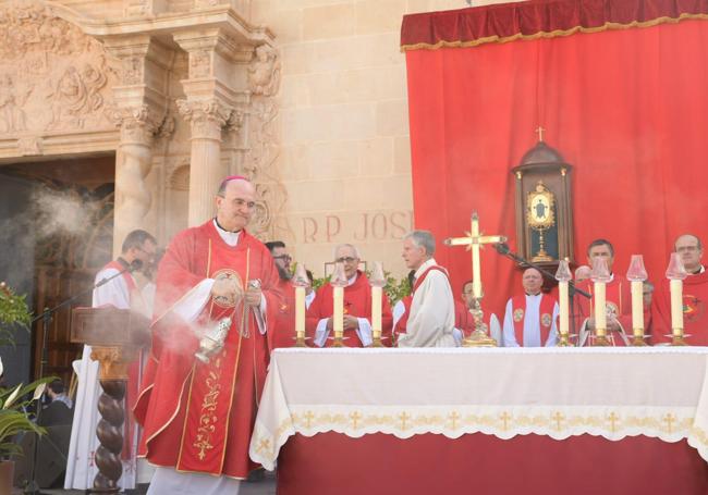 Misa del obispo Munilla en la Santa Faz.
