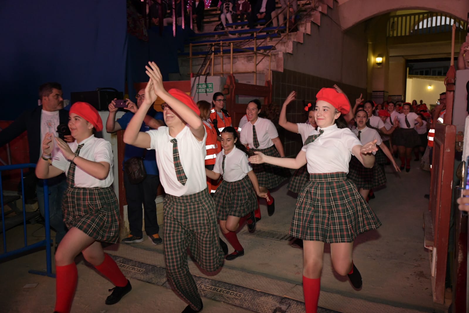 La elección de la bellea del foc infantil en imágenes