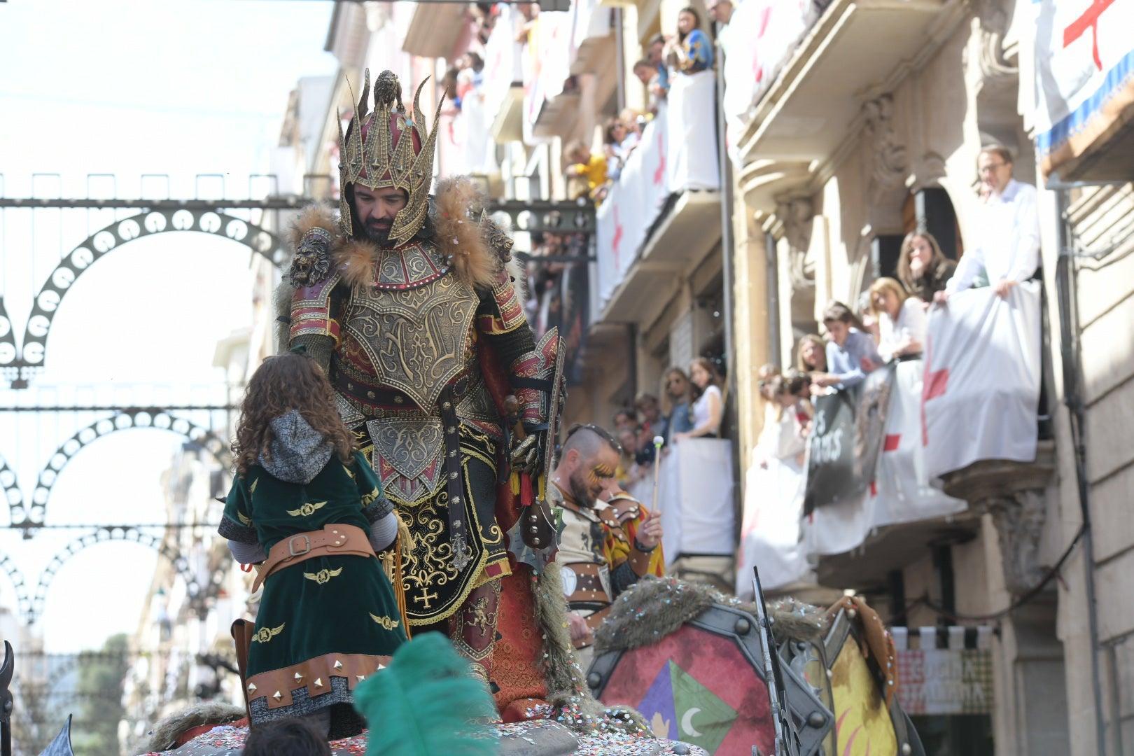 La Entrà de Moros y Cristianos de Alcoi arranca con la capitanía de los aragoneses