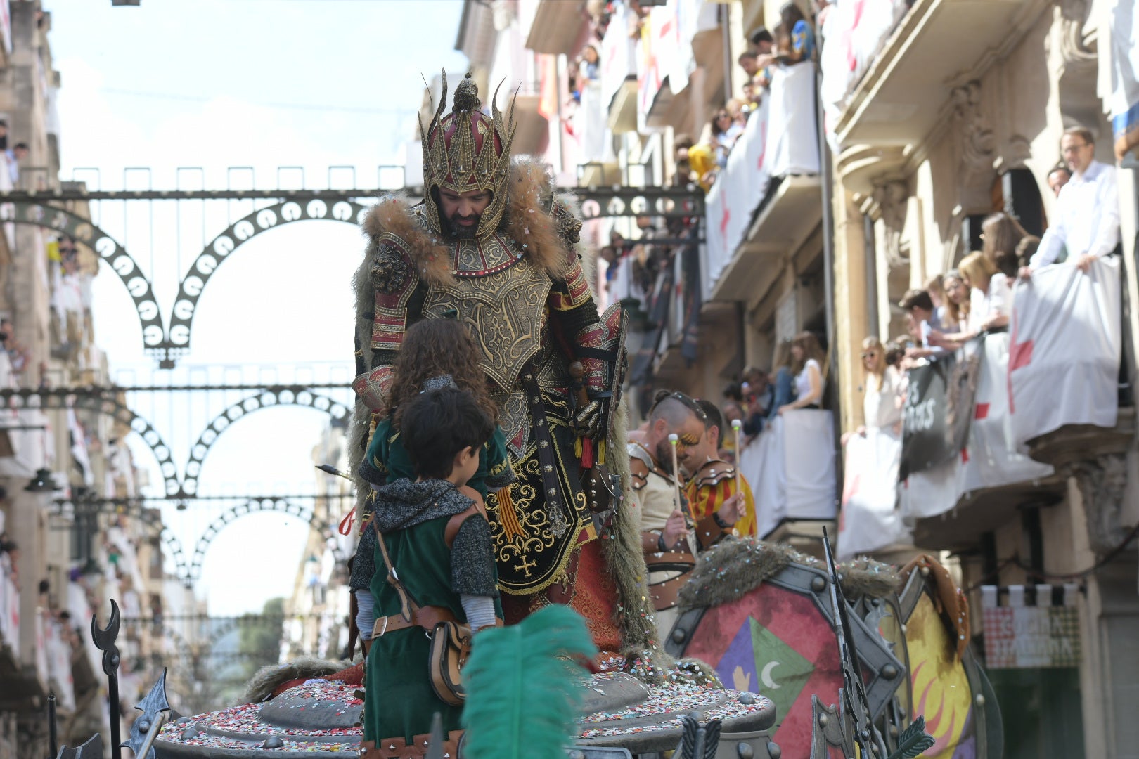 La Entrà de Moros y Cristianos de Alcoi arranca con la capitanía de los aragoneses