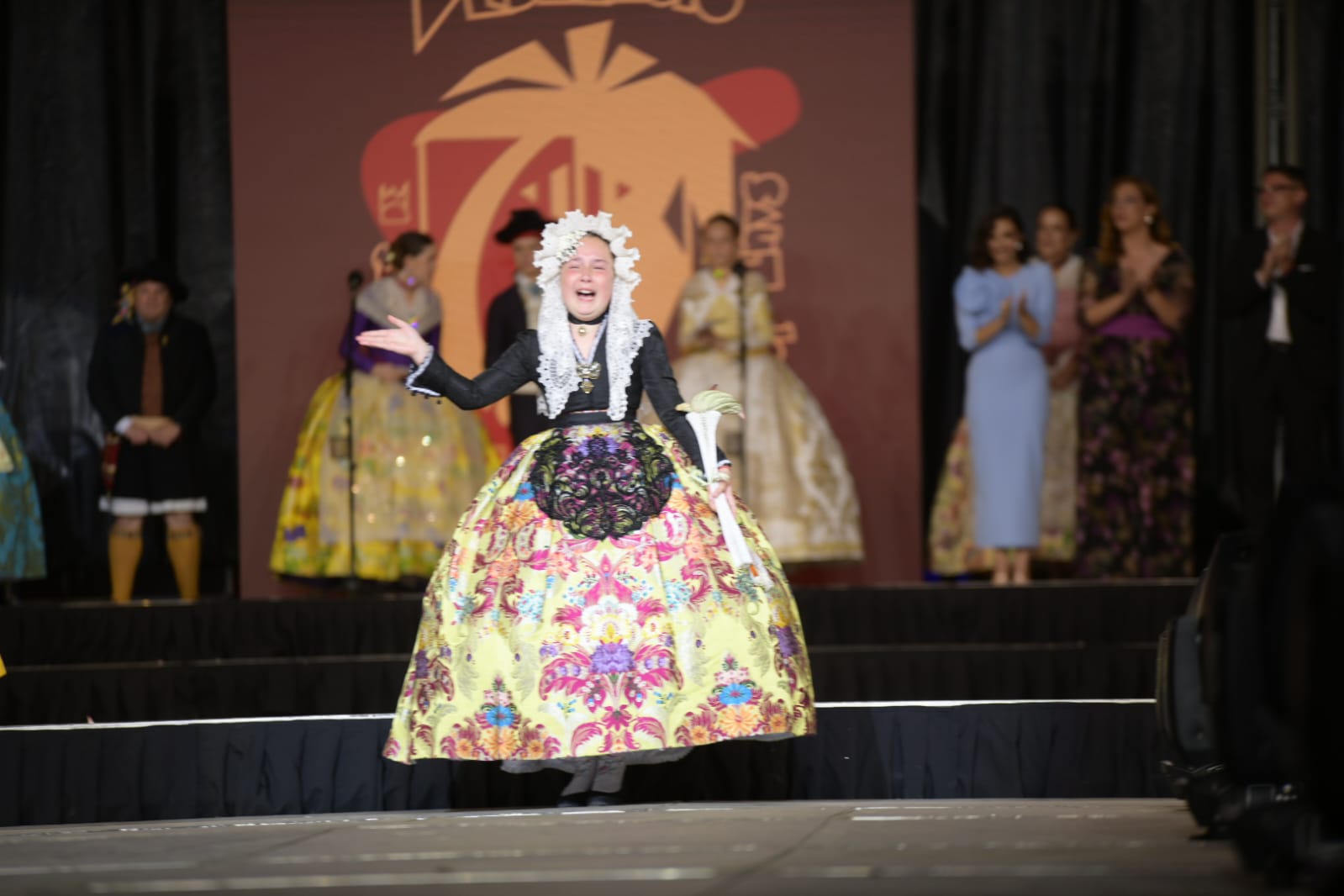 La elección de la bellea del foc infantil en imágenes