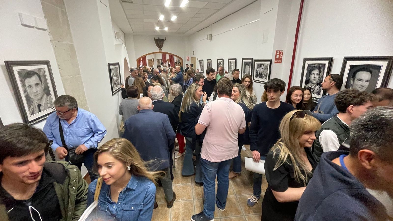 Imagen secundaria 1 - Luis Francisco Esplá Sponsors &#039;Embroidering Courage&#039; Exhibition by Yuliia Tkachenko at the Municipal Bullfighting Museum