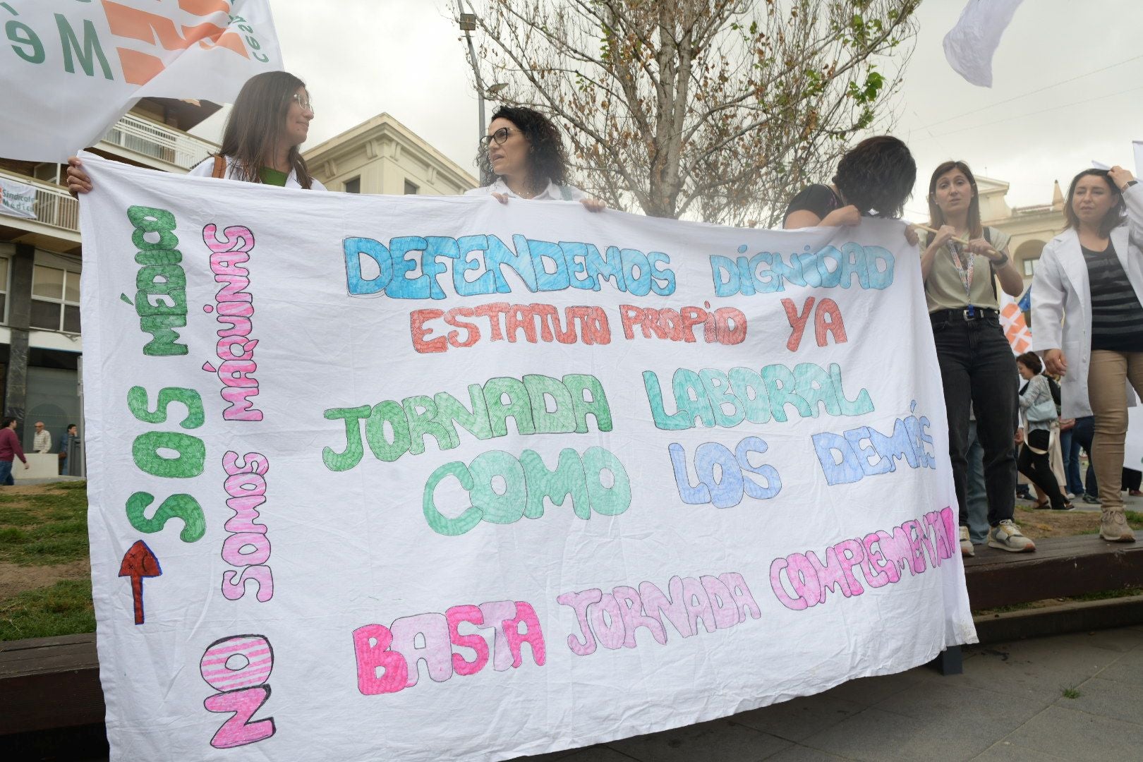 Los médicos de Alicante vuelven a las calles y siguen amenazando con ir a la huelga