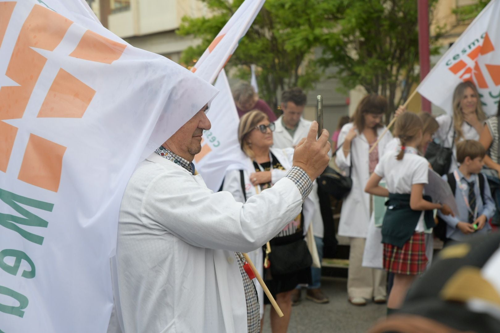 Los médicos de Alicante vuelven a las calles y siguen amenazando con ir a la huelga