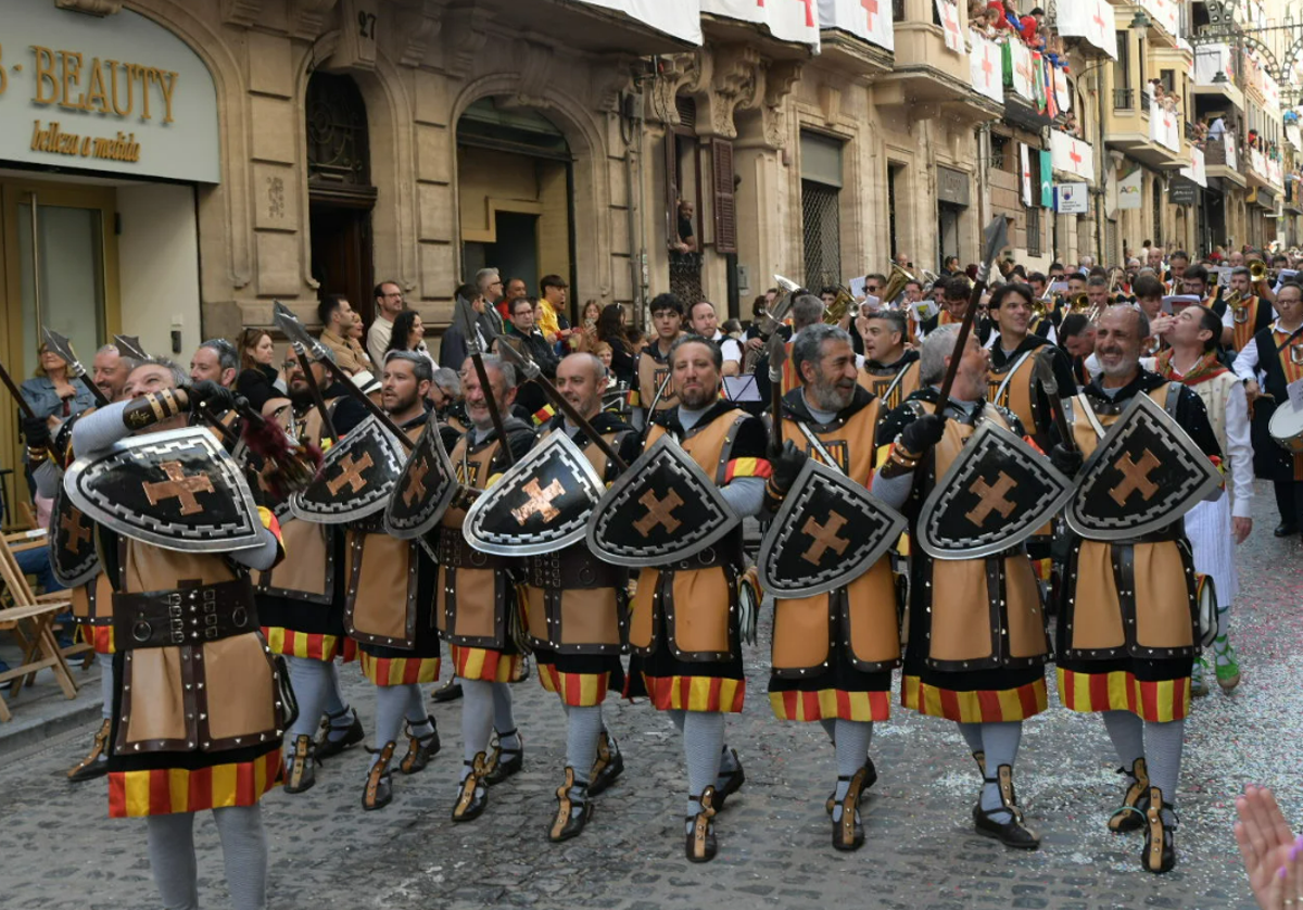 Escuadra de los Aragoneses, filá a la que pertenece la mujer herida.