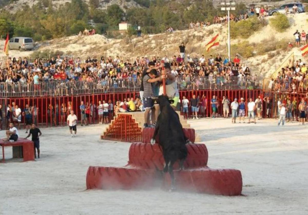 Polémica en el Moralet de Alicante por celebrar la vaquilla en «suelo inundable»
