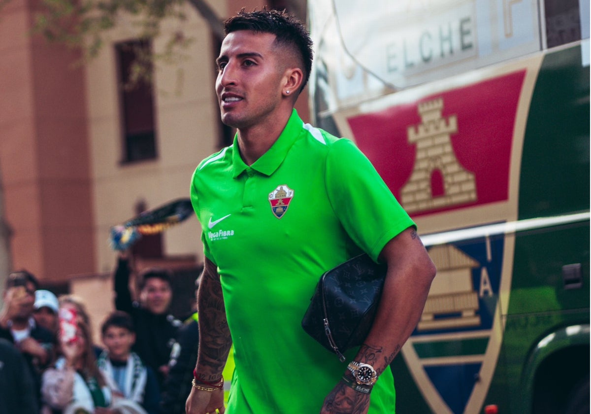 El Elche se frota las manos con Nico Fernández