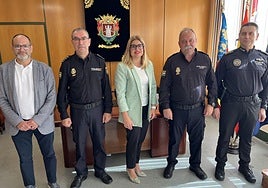 Representantes del Ayuntamiento de Petrer y la Policía Nacional tras la reunión.