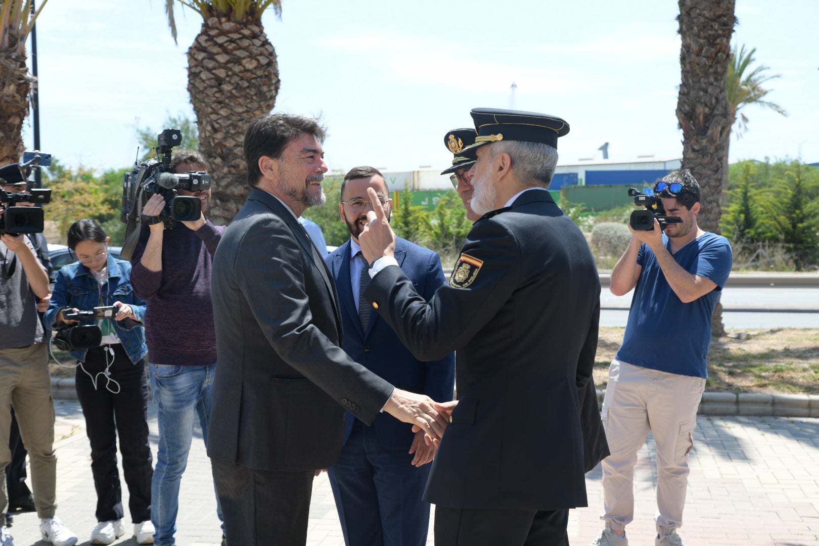 Alicante inaugura el Paseo de la Policía Nacional