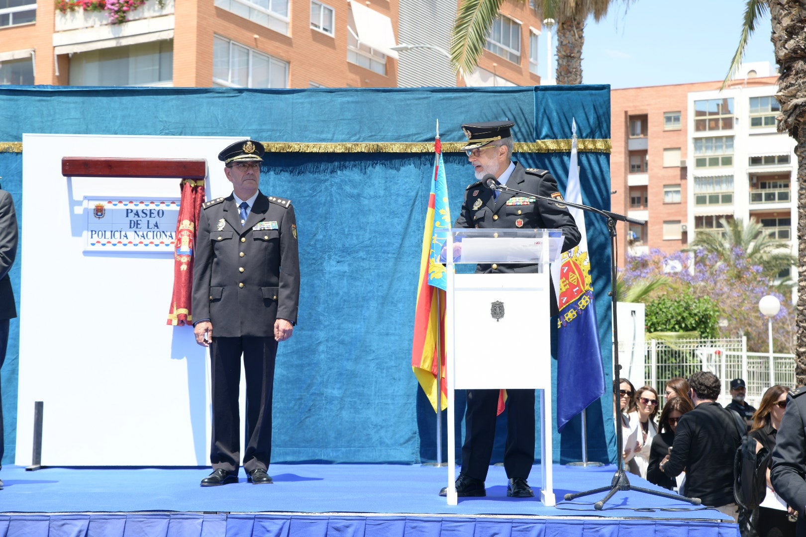Alicante inaugura el Paseo de la Policía Nacional