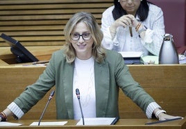 La portavoz adjunta del Grupo Parlamentario Popular en Les Corts, Laura Chulià, durante su declaración.
