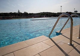 Imagen de archivo de una piscina.