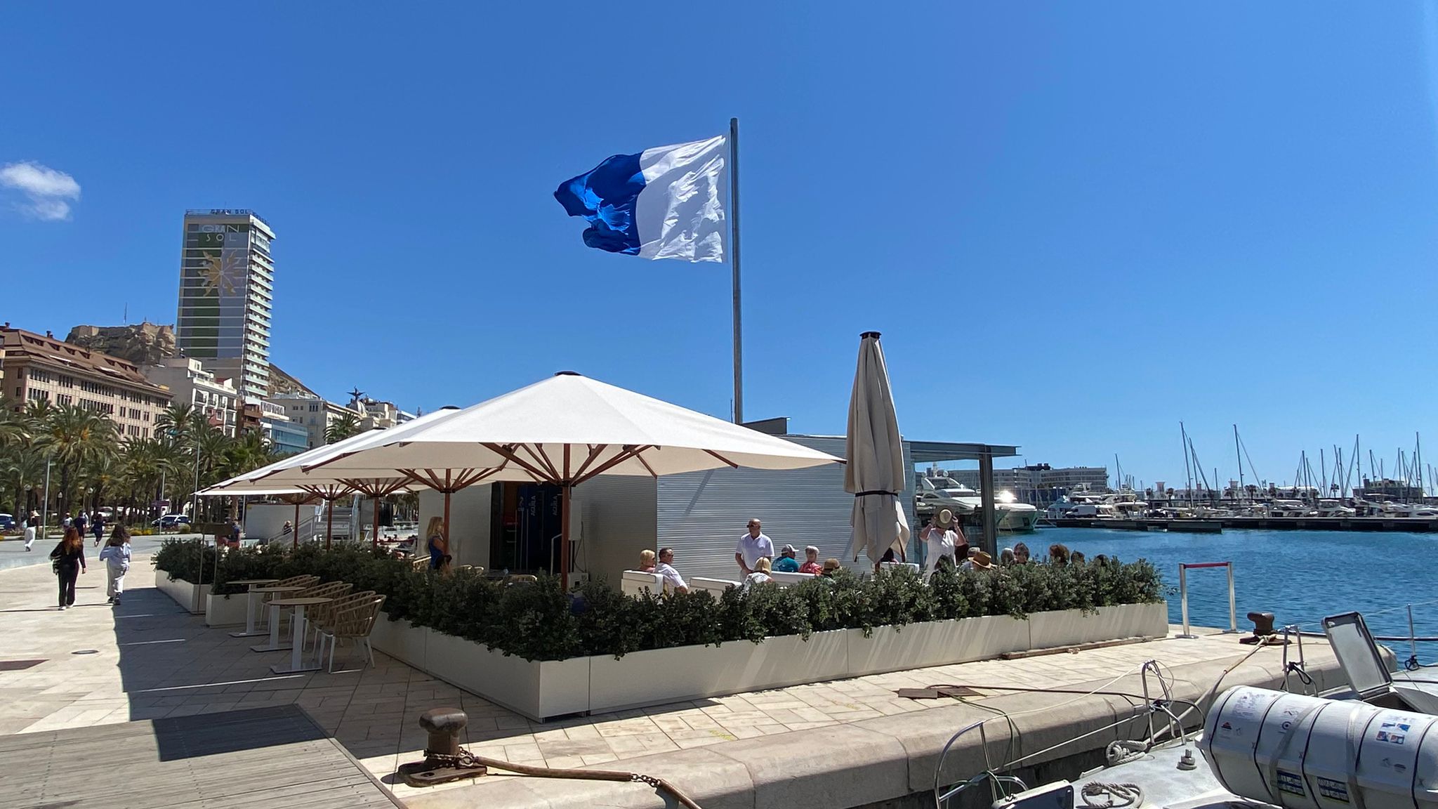 La nueva terraza del Noray.