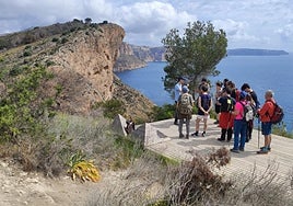 Participantes en las rutas organizadas por la UA en Teulada Moraira.
