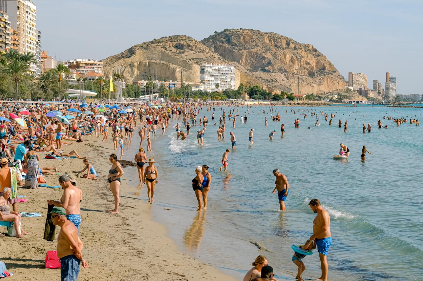 Playa del Postiguet de Alicante.