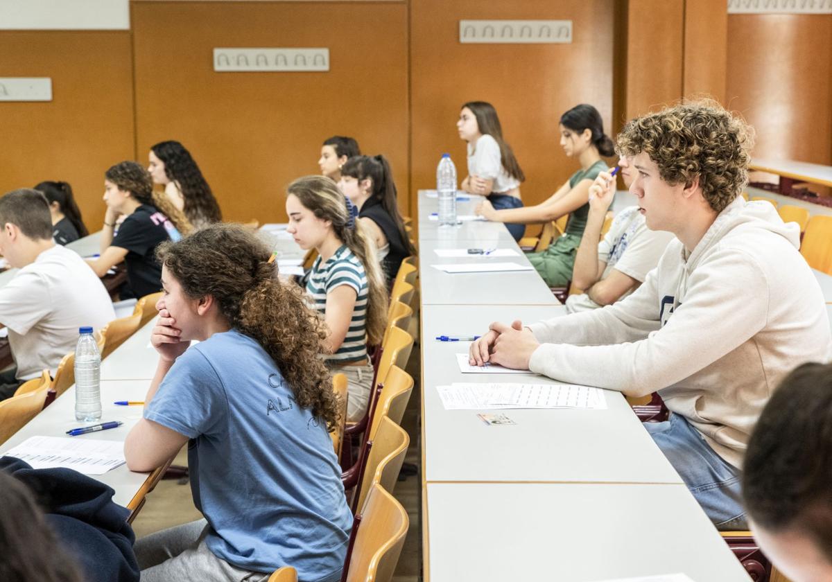 University entrance exams held in Alicante.