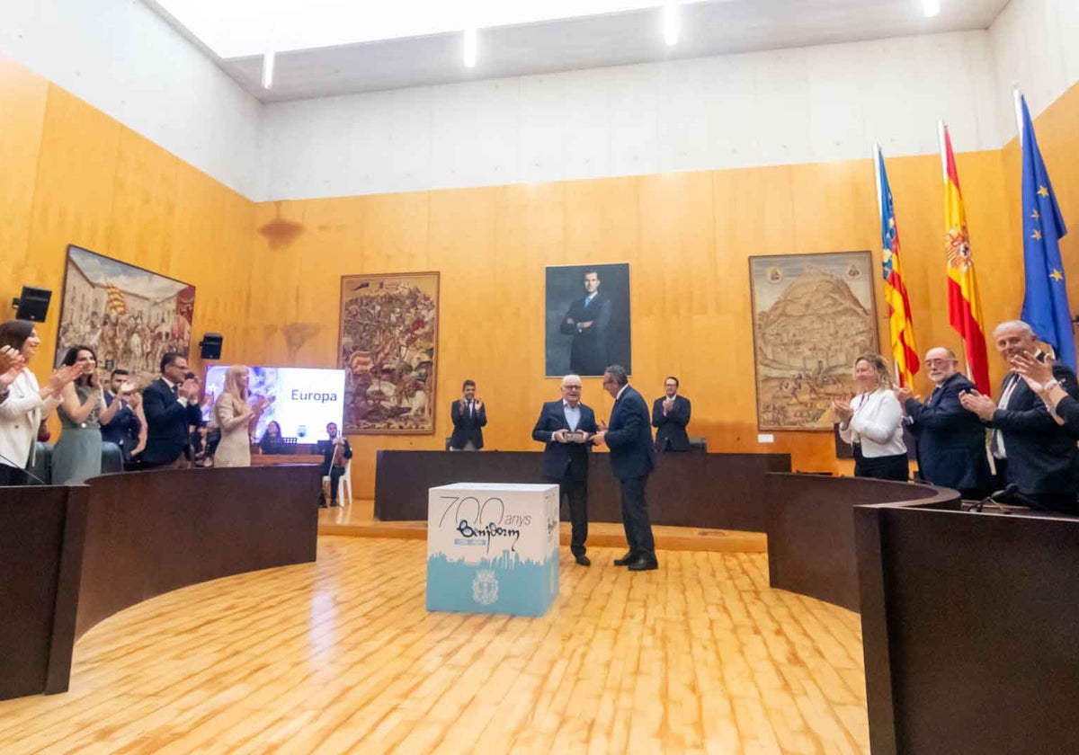 Imagen del pleno con motivo del Día de Europa en Benidorm