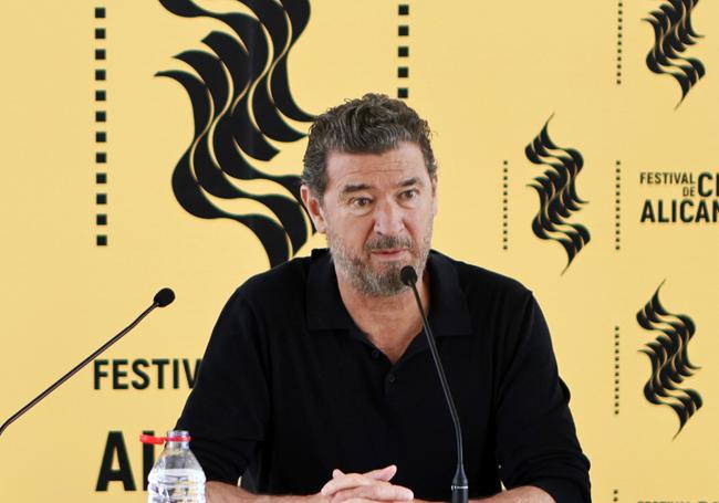 Julio Medem at the Ciudad de la Luz studios.