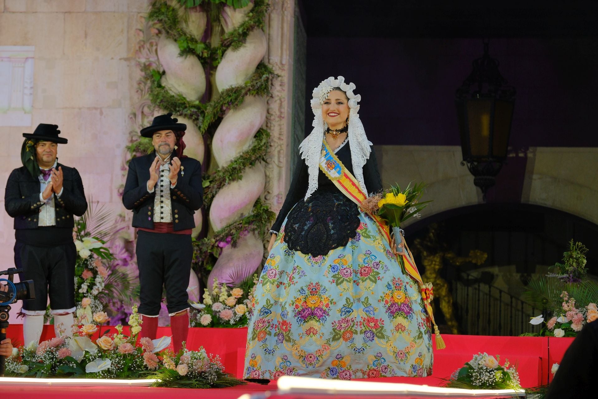 Así ha sido la proclamación de Adriana Vico como bellea del foc