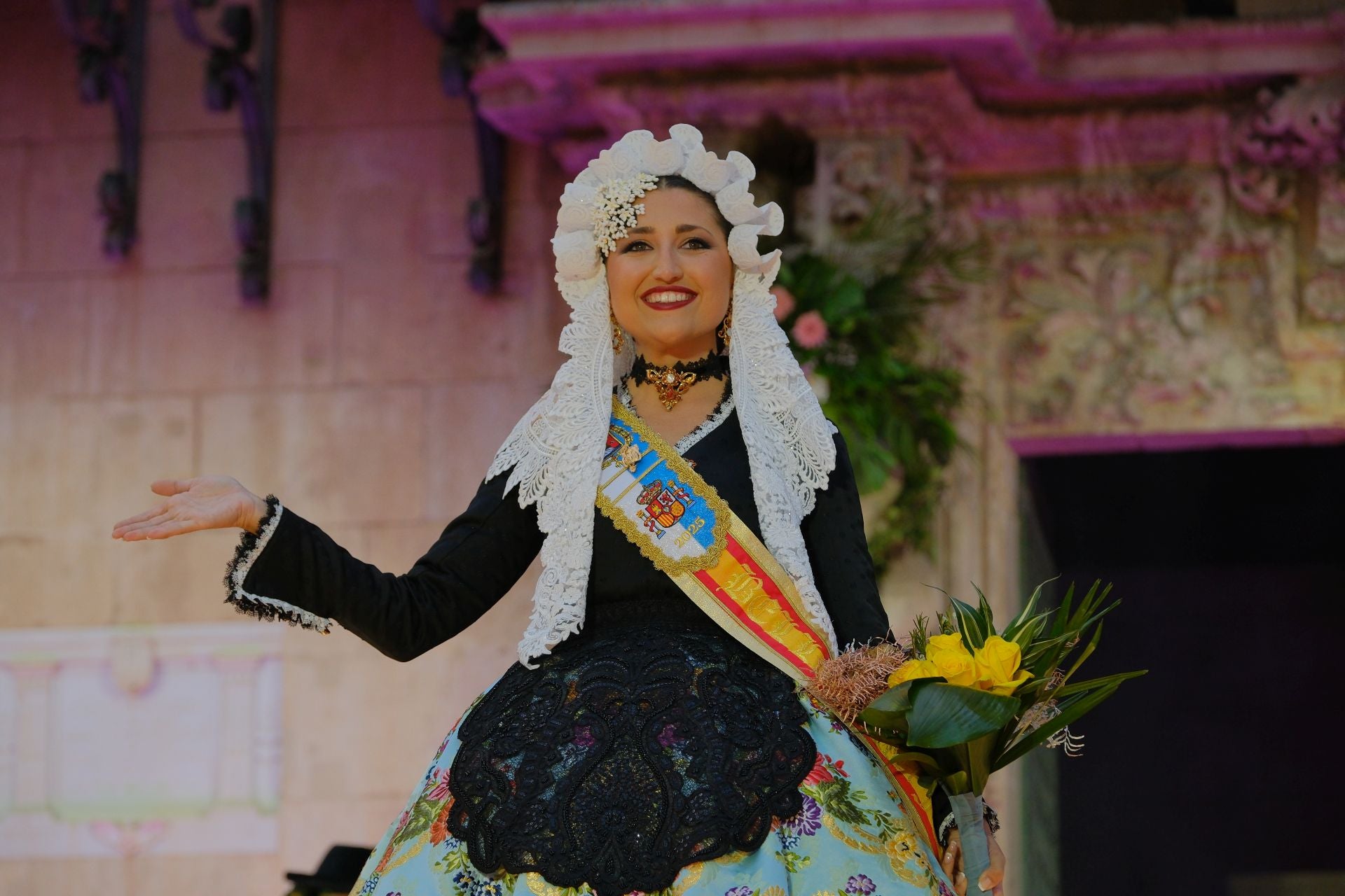Así ha sido la proclamación de Adriana Vico como bellea del foc