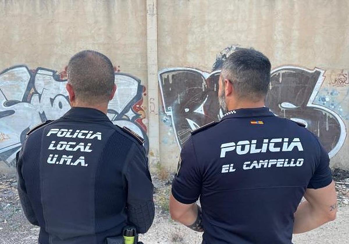 La Policía Local de El Campello, en colaboración con expertos grafólogos de Elche, han descubierto al autor de seis pintadas.