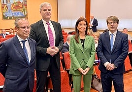 La consellera, este martes en Santiago de Compostela, junto a homólogos de otras autonomías.