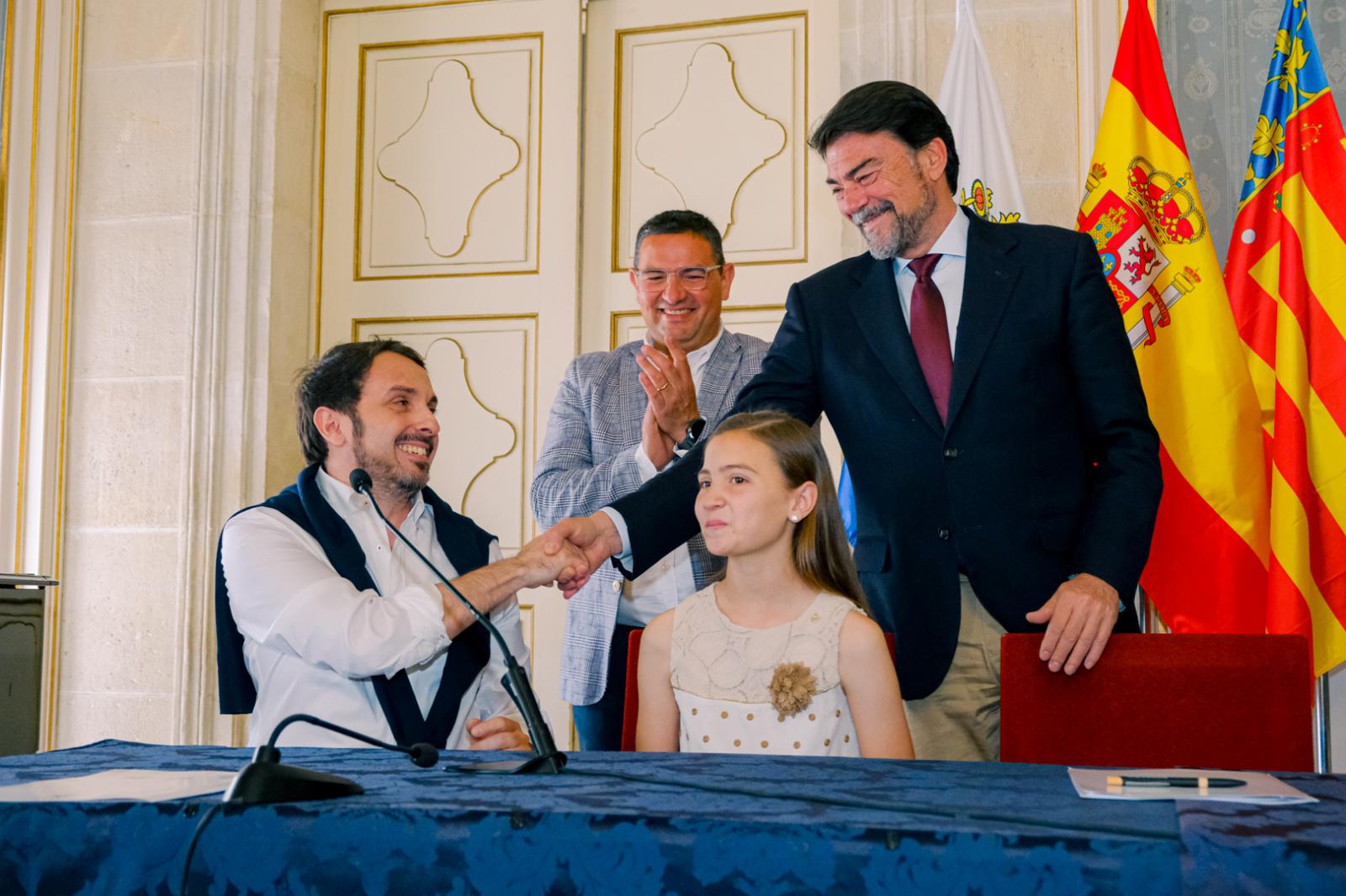 Así ha sido la presentación del cartel de las Hogueras de Alicante y del pregonero