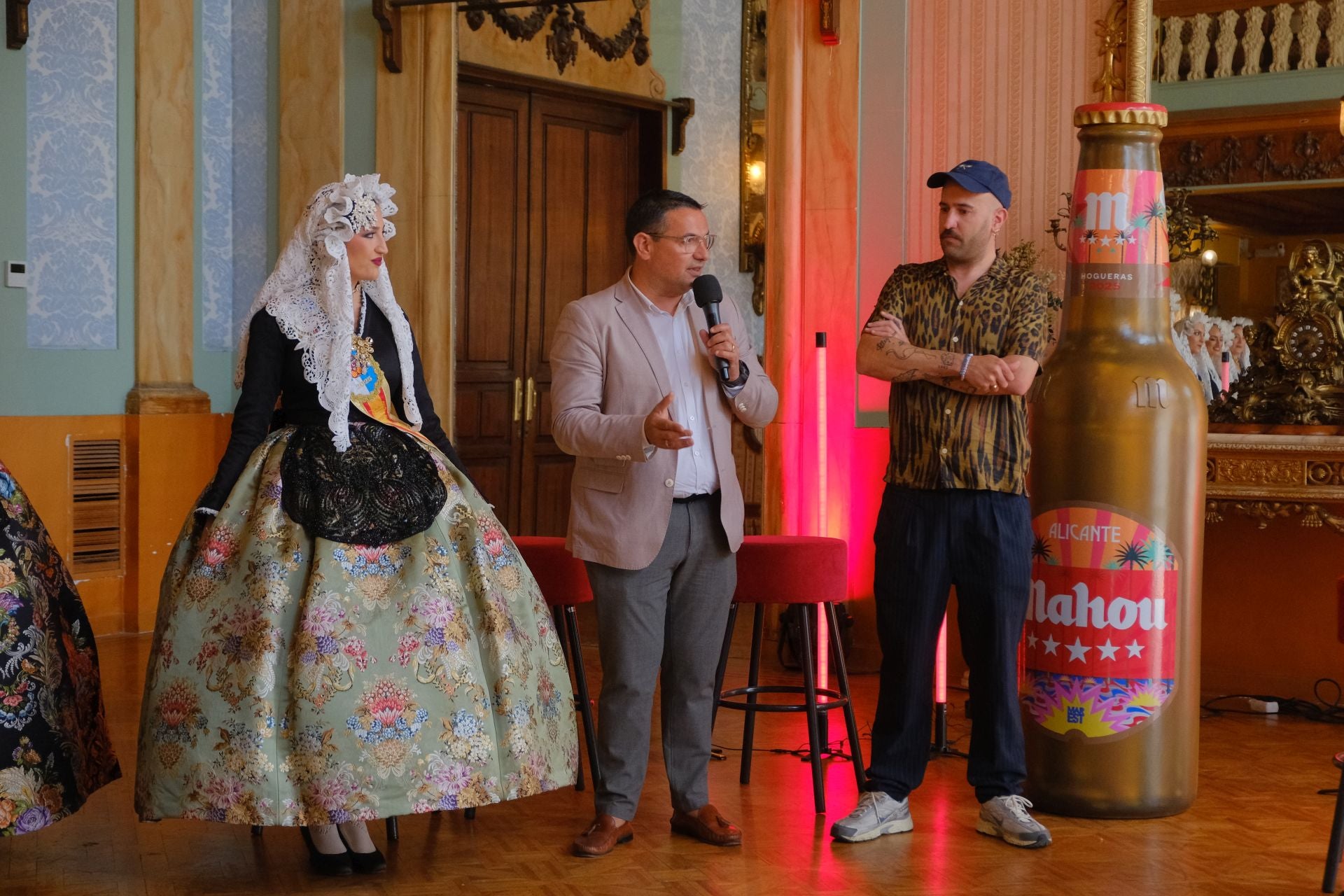 El botellín de cerveza más especial de las Hogueras de Alicante