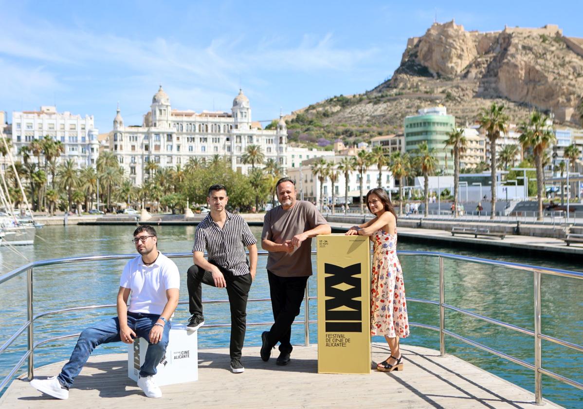 Equipo de 'El poder del silencio' en Alicante.