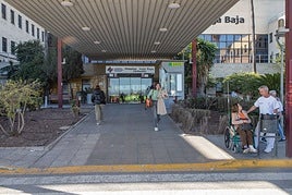 Entrada del Hospital Vega Baja de Orihuela.