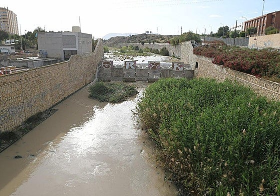 Agua bajando por la Brranco de las Ovejas tras las lluvias.
