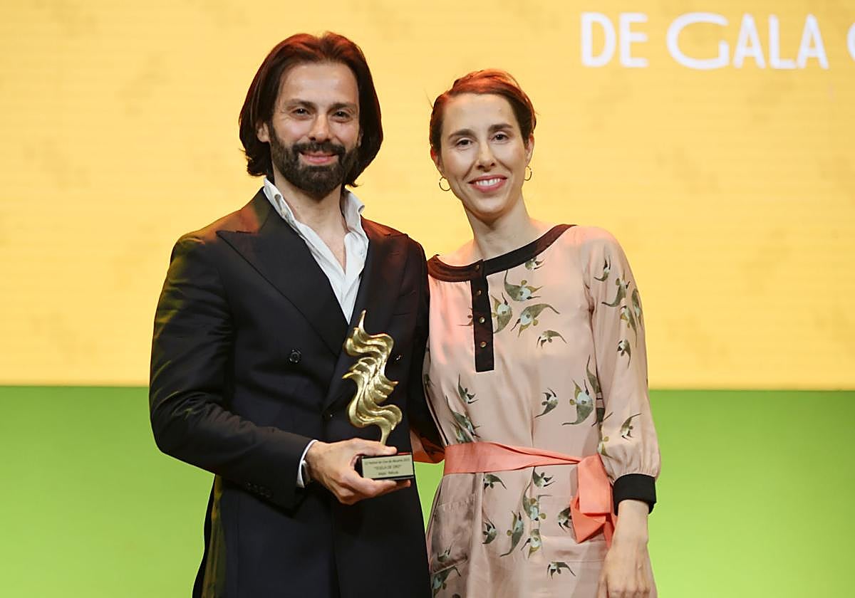 Entrega de la tesela de oro el Festival de Cine de Alicante.