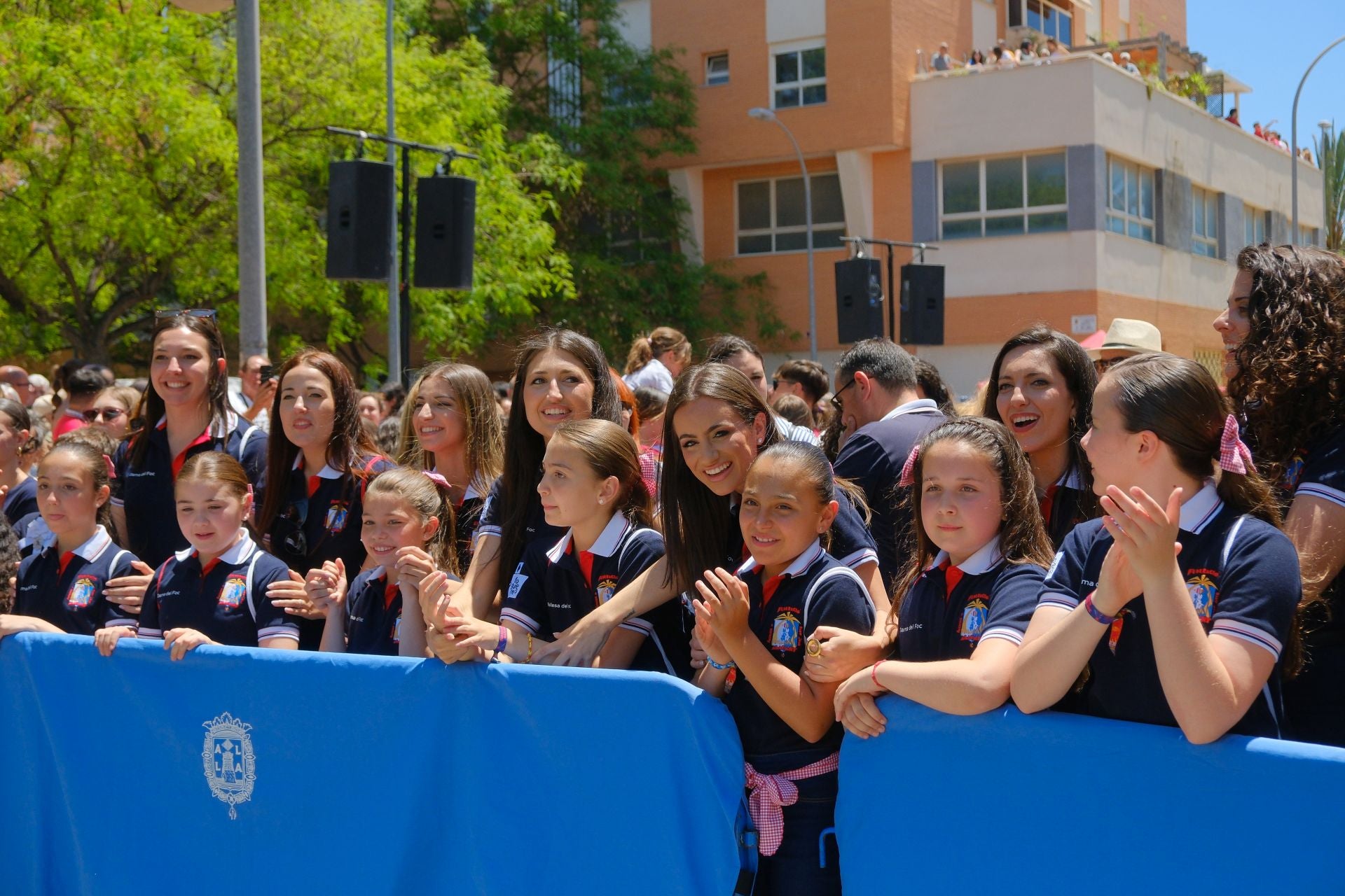 Alicante tiembla con la mascletà de Alpujarreña en el preámbulo de las Hogueras