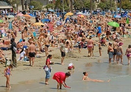 Playa del Postiguet en Alicante este fin de semana.