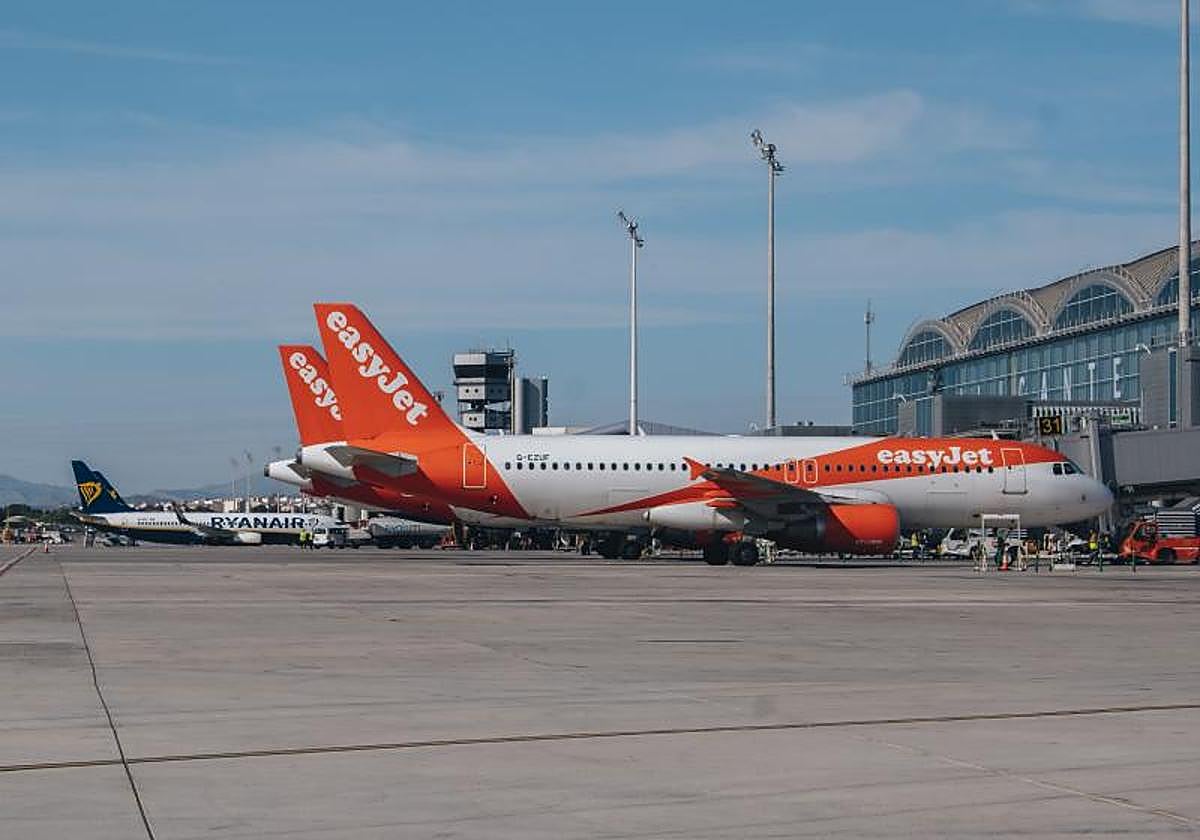 Aviones de EasyJet en el aeropuerto de Alicante-Elche.