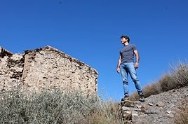 Miguel Ángel Ruiz en la Sierra Almenara, frente a las costas del sur de Murcia.