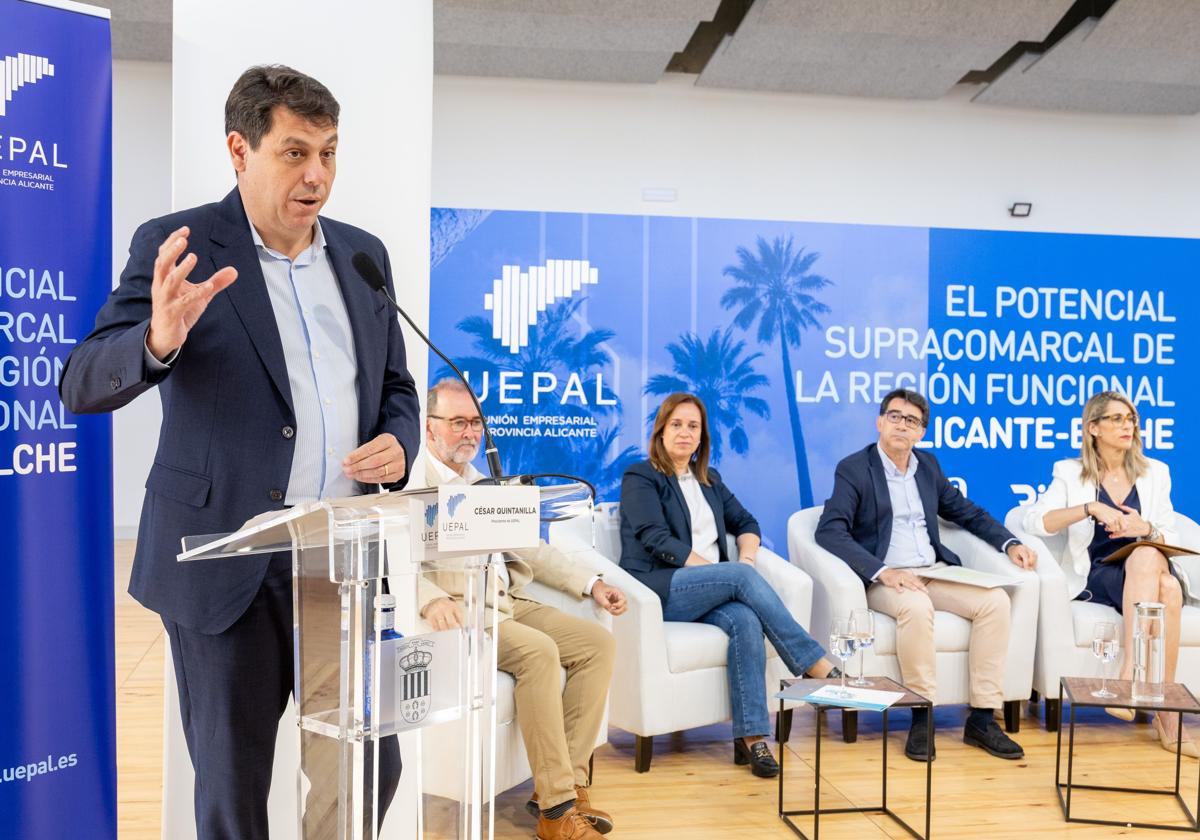 César Quintanilla, durante su intervención.