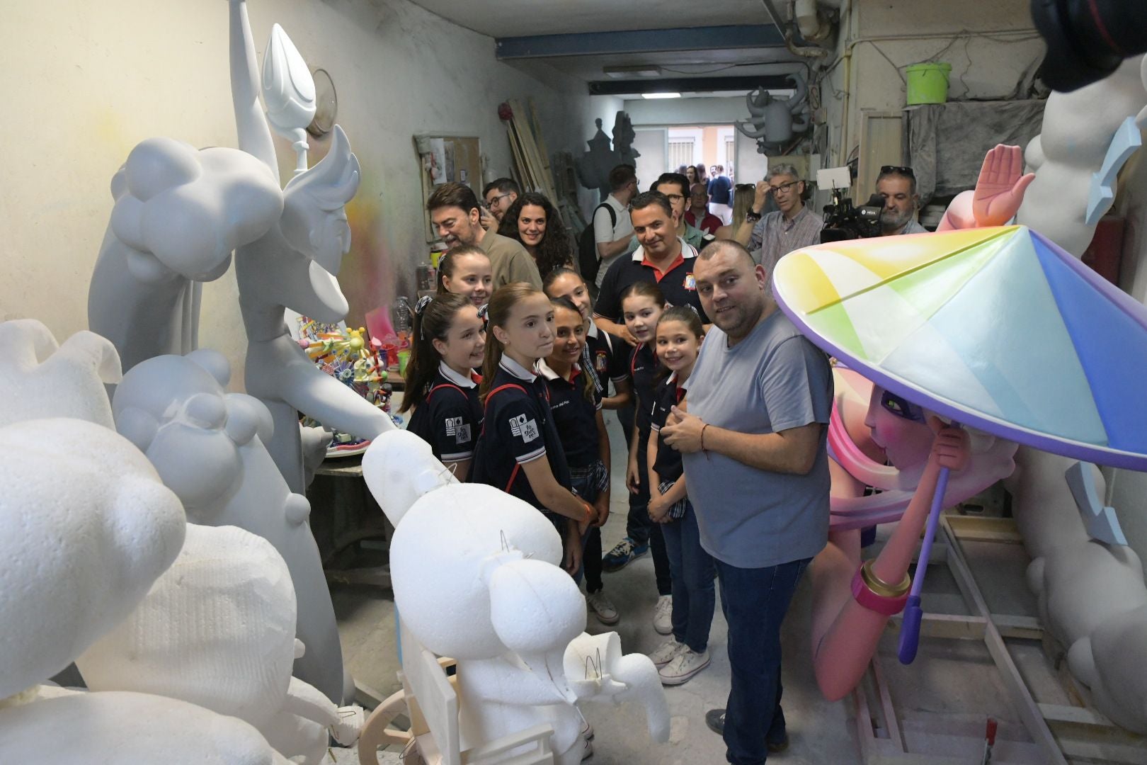 Una oda al agua en la hoguera oficial infantil de Alicante