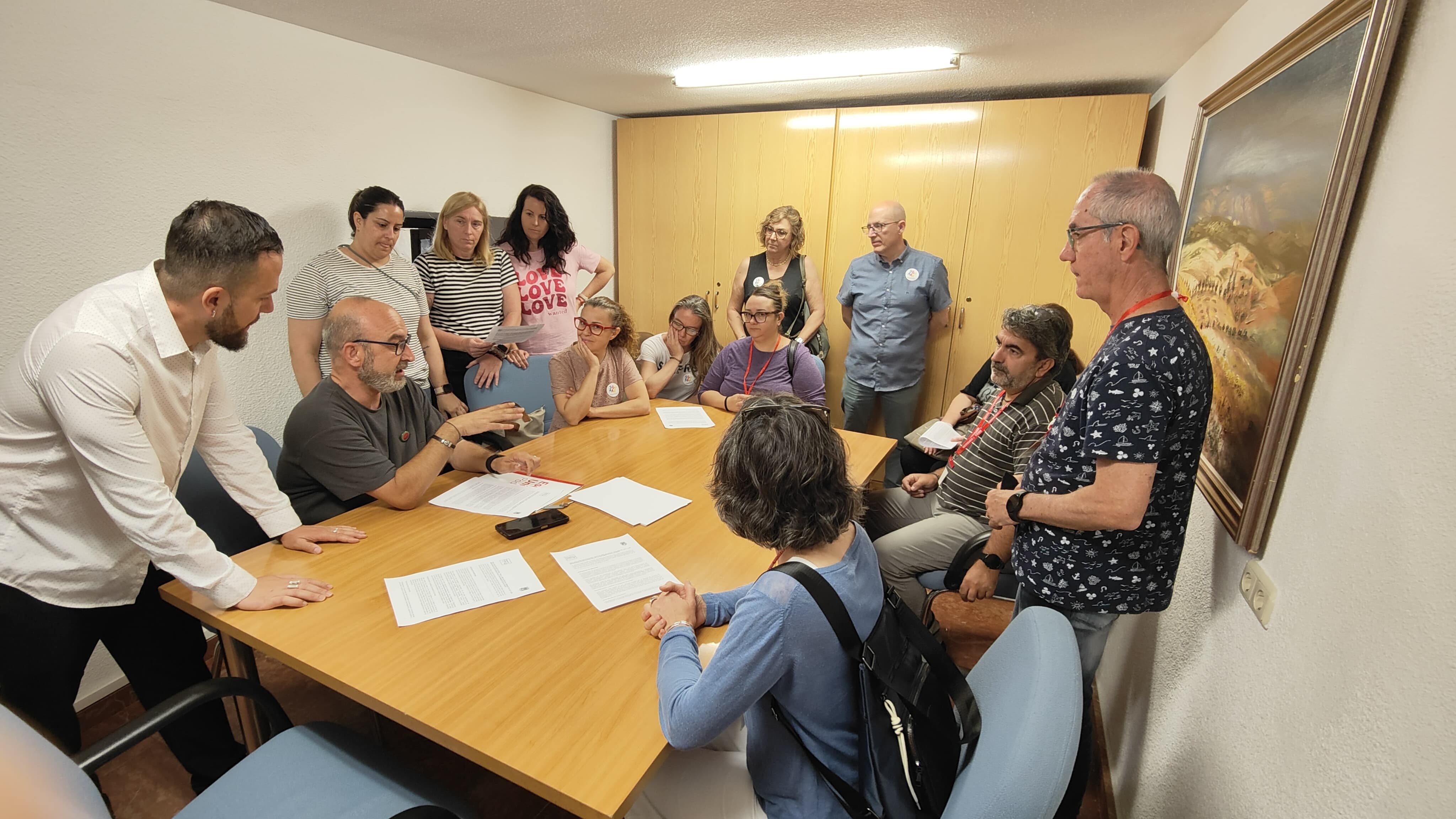 Reunión de las monitoras ocupacionales y los grupos municipales.