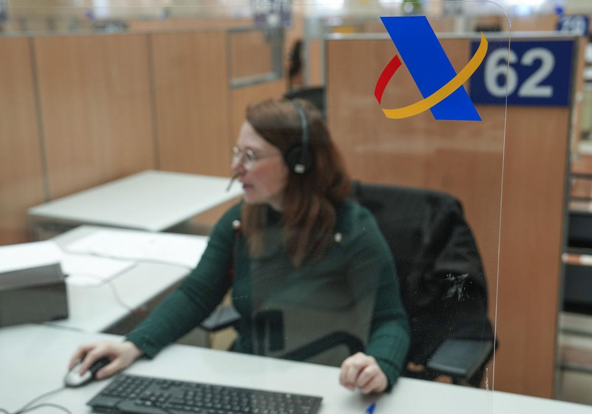 Trabajadora de la Agencia Tributaria.