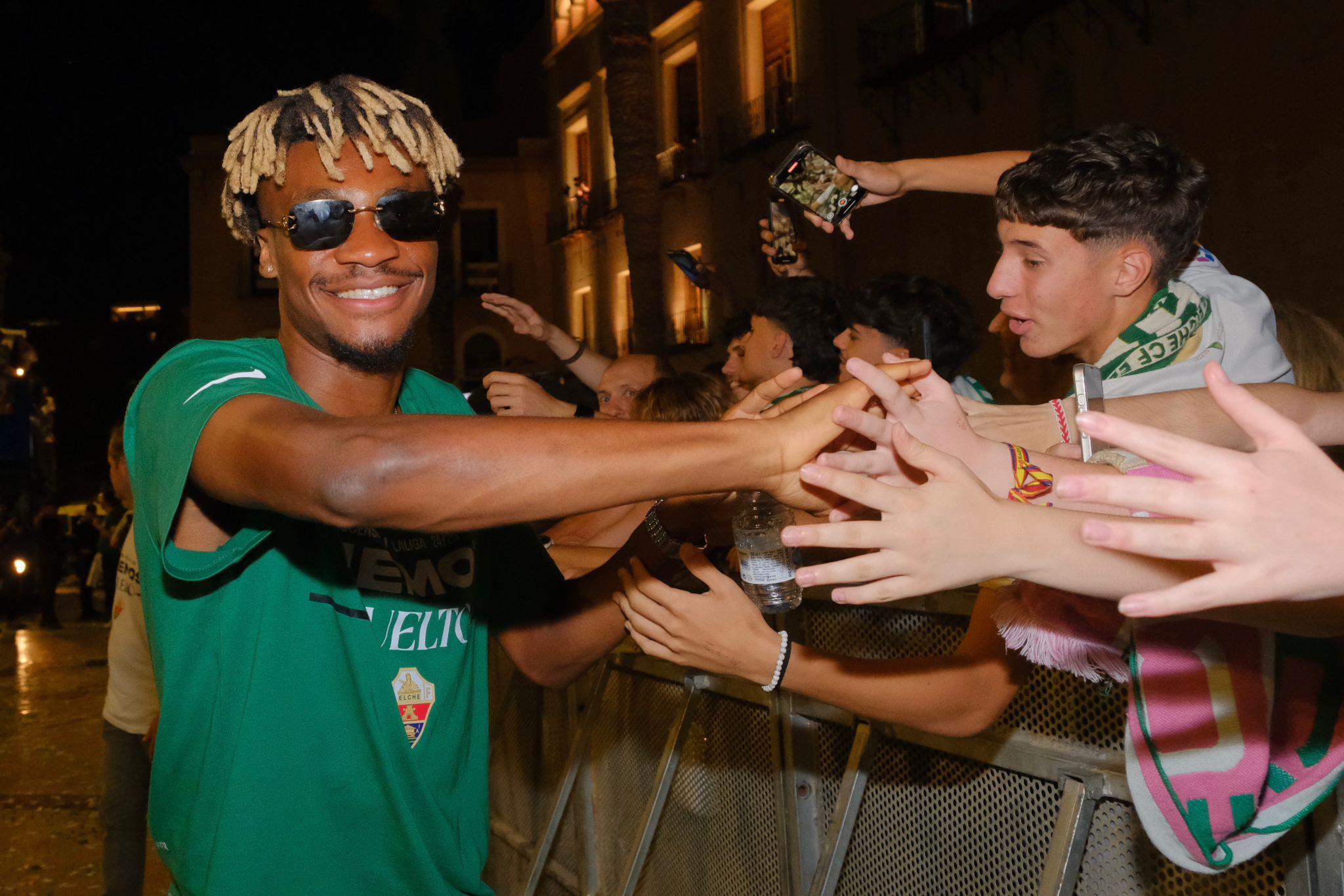 El Elche CF y su afición celebran un histórico ascenso