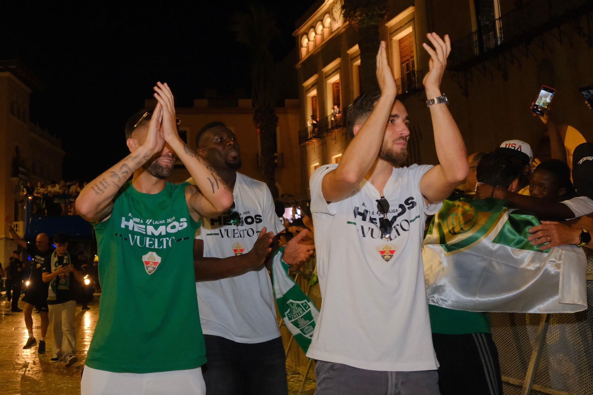 El Elche CF y su afición celebran un histórico ascenso
